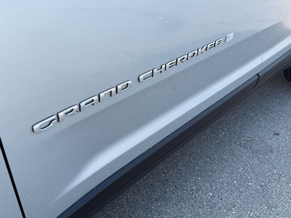 New 2026 Jeep Grand Cherokee L Laredo image 28