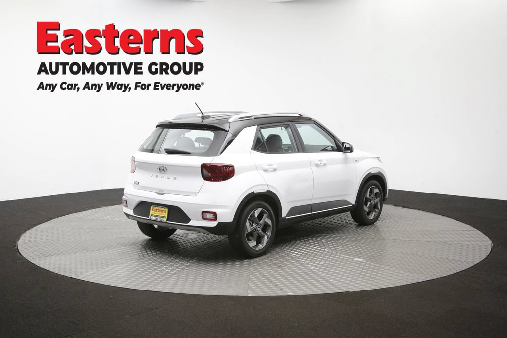 Used 2025 Hyundai Venue Limited FWD image 42