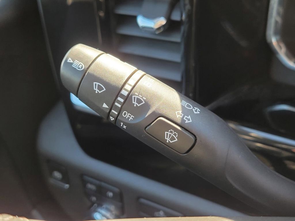 Used 2023 GMC Sierra 1500 SLE image 31