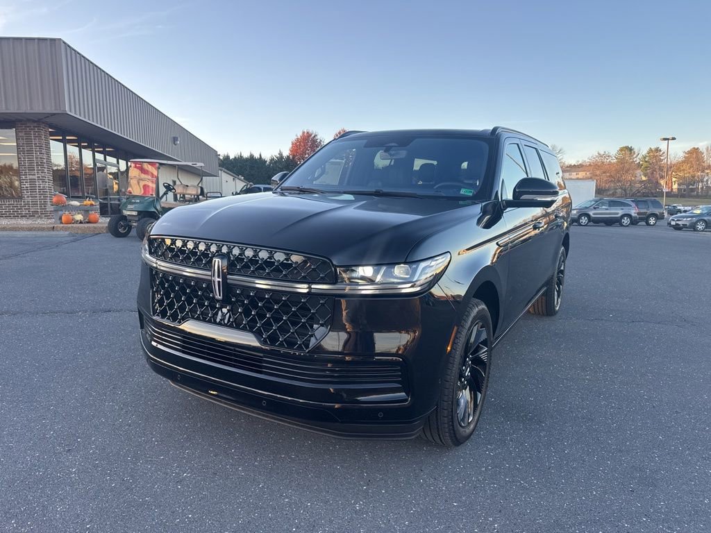 New 2025 Lincoln Navigator L Reserve w/ Jet Appearance Package image 1