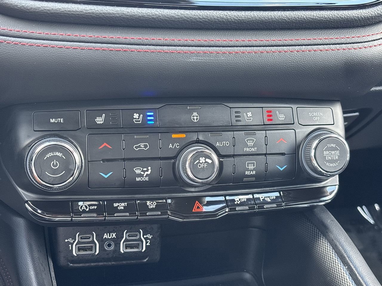 Used 2024 Dodge Durango GT RWD image 26