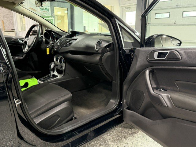 Used 2016 Ford Fiesta SE w/ Cold Weather Package FWD image 7