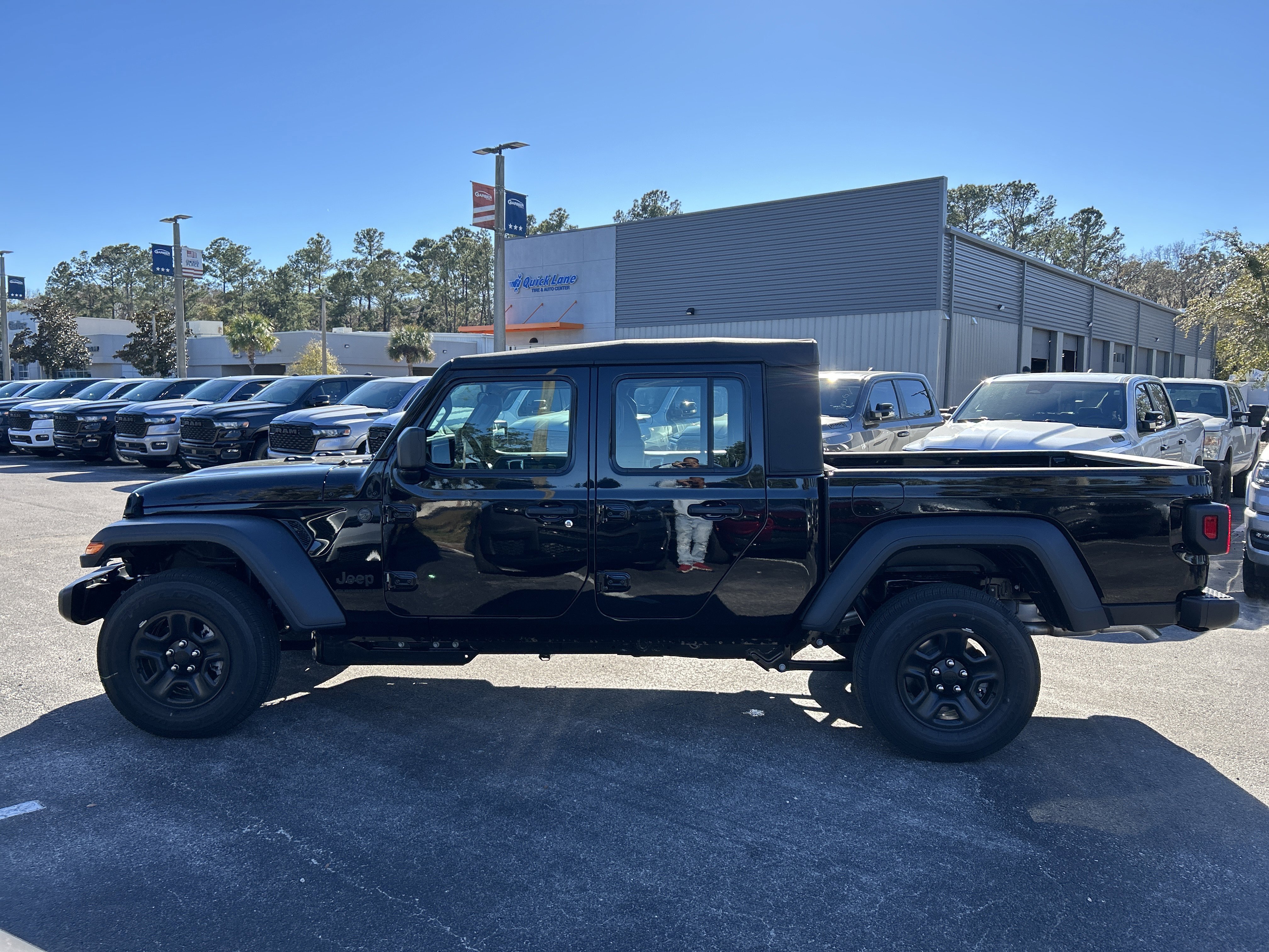 New 2026 Jeep Gladiator Sport image 4