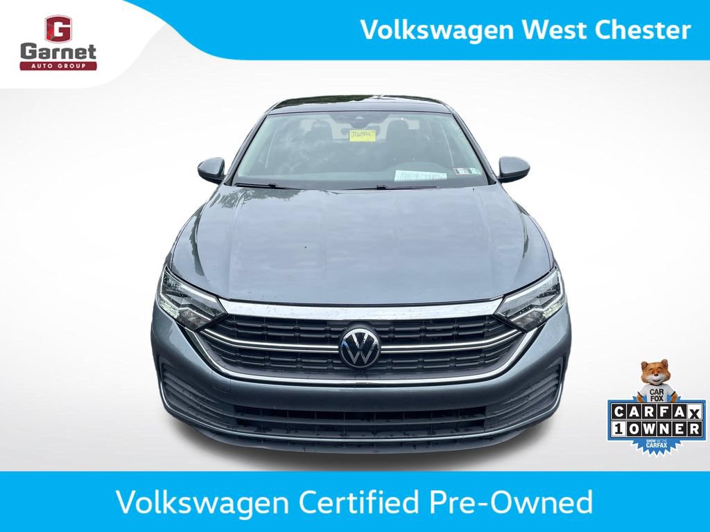 Certified 2024 Volkswagen Jetta SE w/ Panoramic Sunroof Package FWD image 9