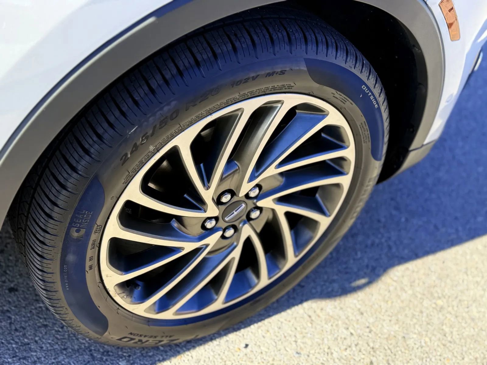 Used 2019 Lincoln Nautilus Reserve image 48