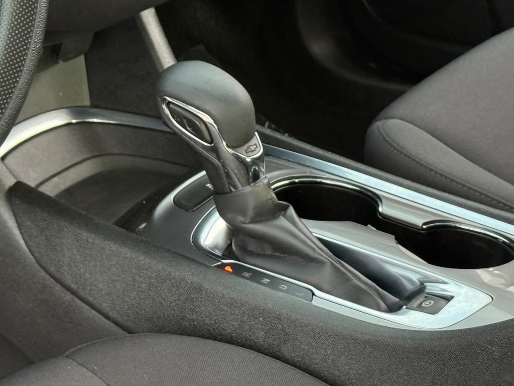 Used 2023 Chevrolet Malibu LT image 18