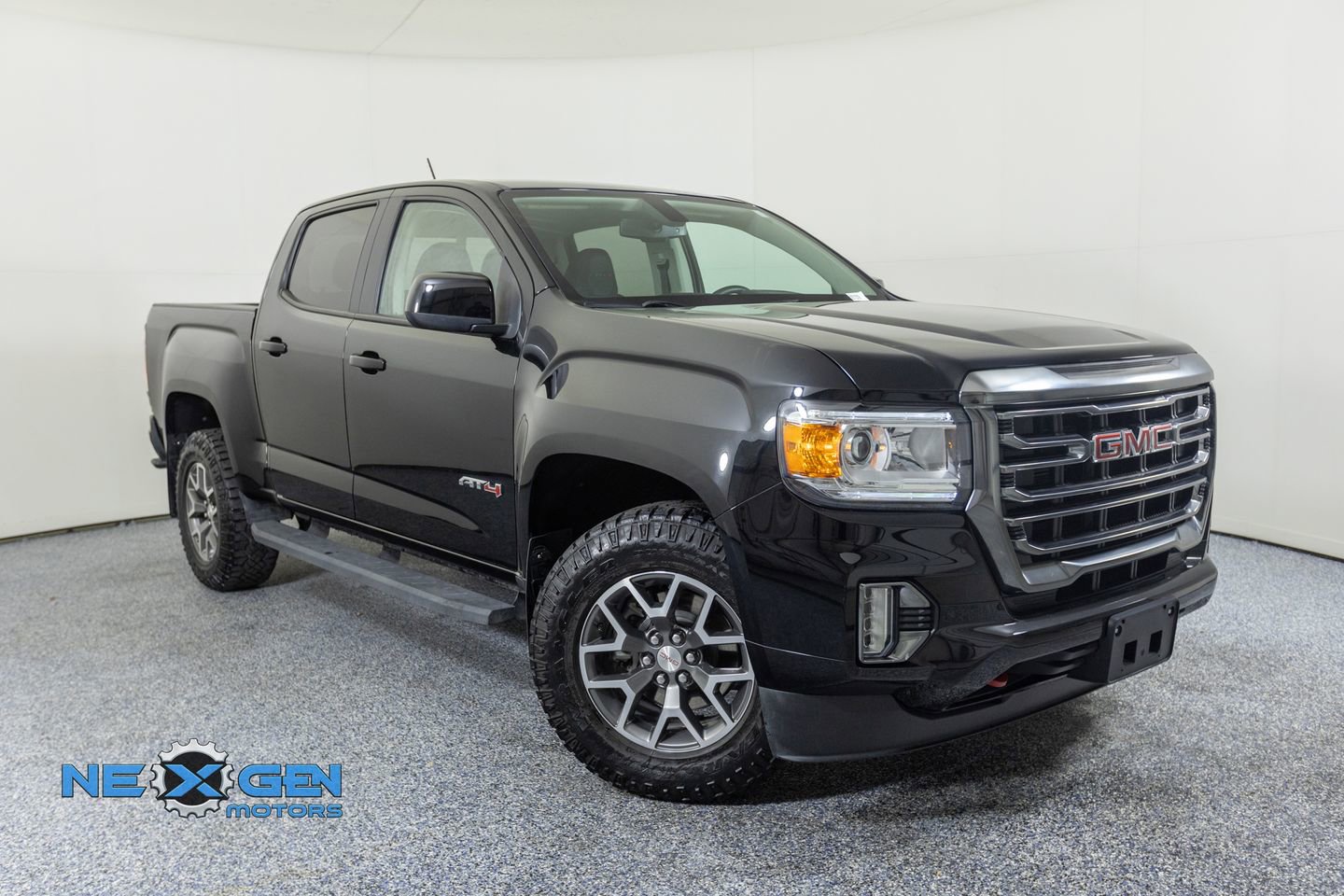 Used 2022 GMC Canyon AT4 AWD/4WD image 1
