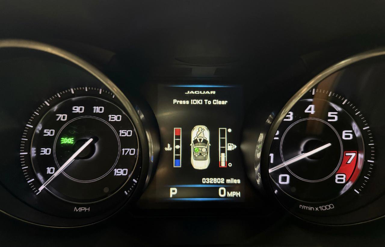 Used 2015 Jaguar F-TYPE Convertible RWD image 25