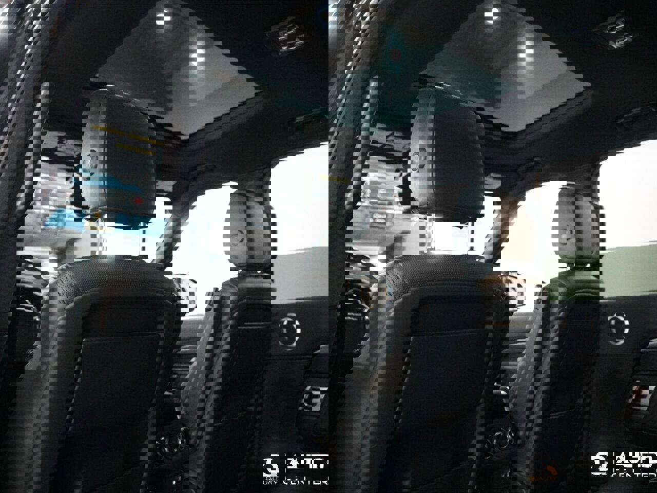 Used 2017 Land Rover Discovery HSE image 39