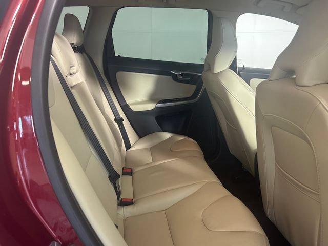 Used 2016 Volvo XC60 T6 w/ Proximity Package AWD/4WD image 25