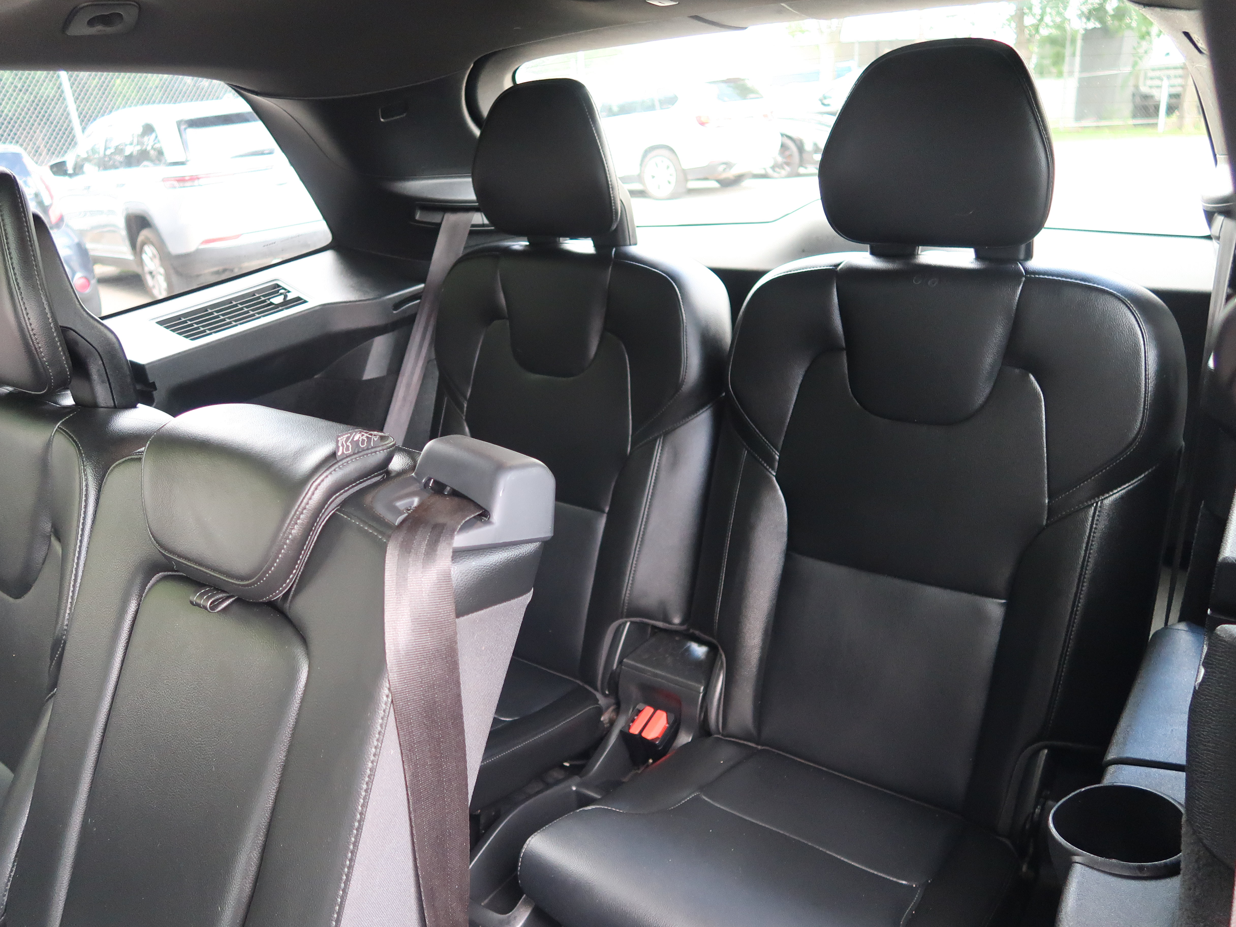 Used 2019 Volvo XC90 T5 Momentum w/ Protection Package Premier FWD image 38