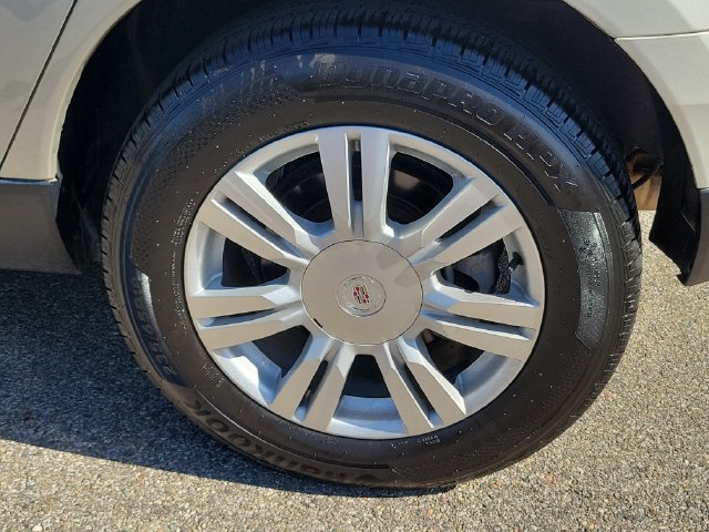 Used 2016 Cadillac SRX Luxury w/ Driver Awareness Package FWD image 7