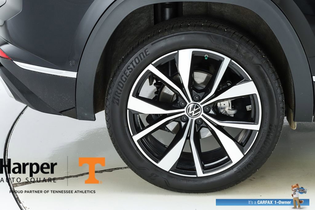 Used 2025 Volkswagen Atlas Cross Sport SEL Premium R-Line AWD/4WD image 52