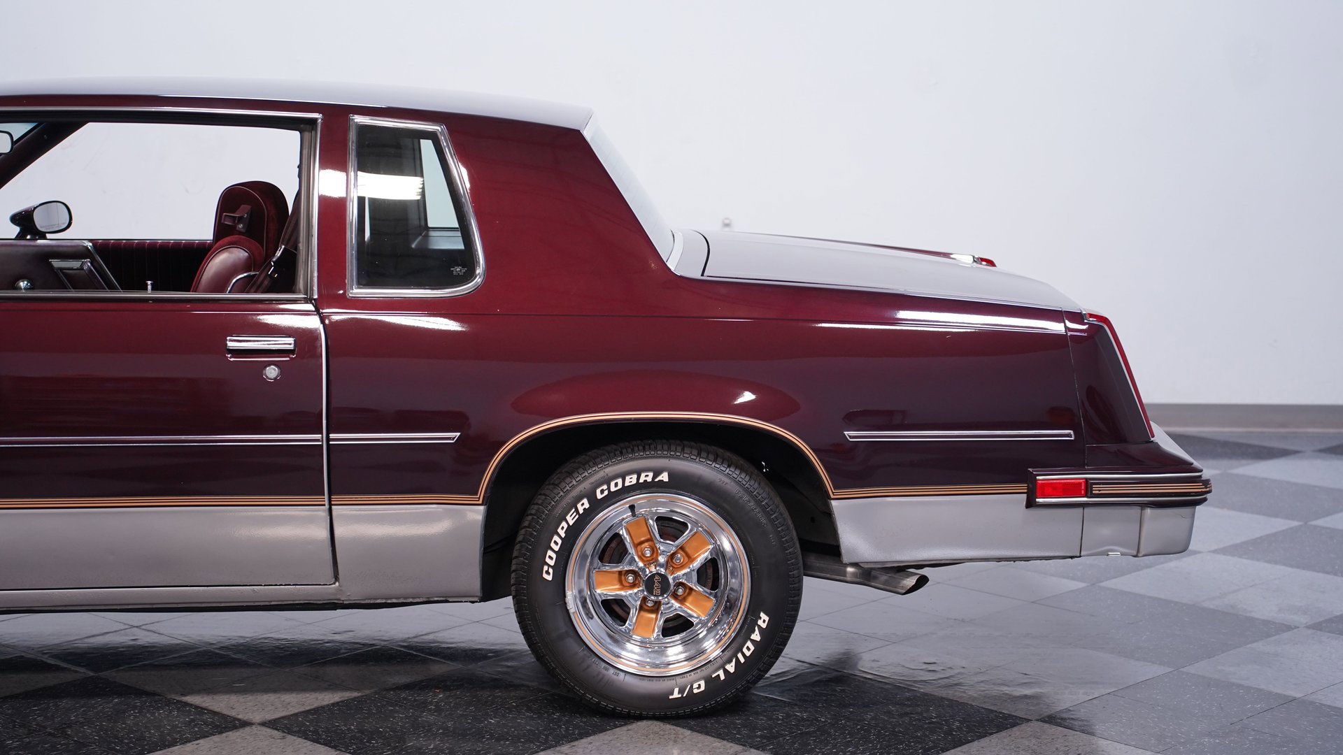 Used 1987 Oldsmobile Cutlass Supreme Salon image 22