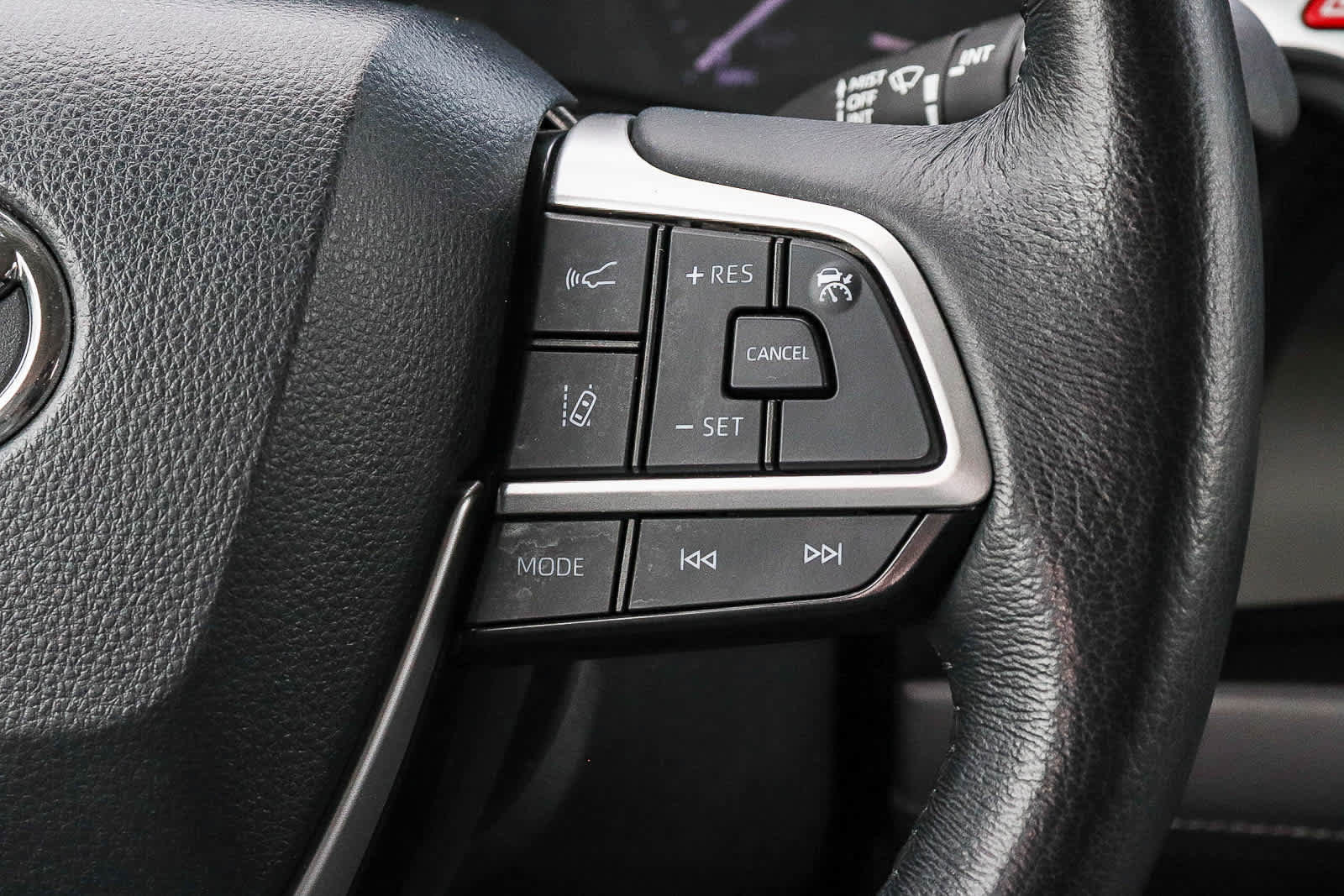 Used 2021 Toyota Sienna XLE w/ XLE Plus Package FWD image 25