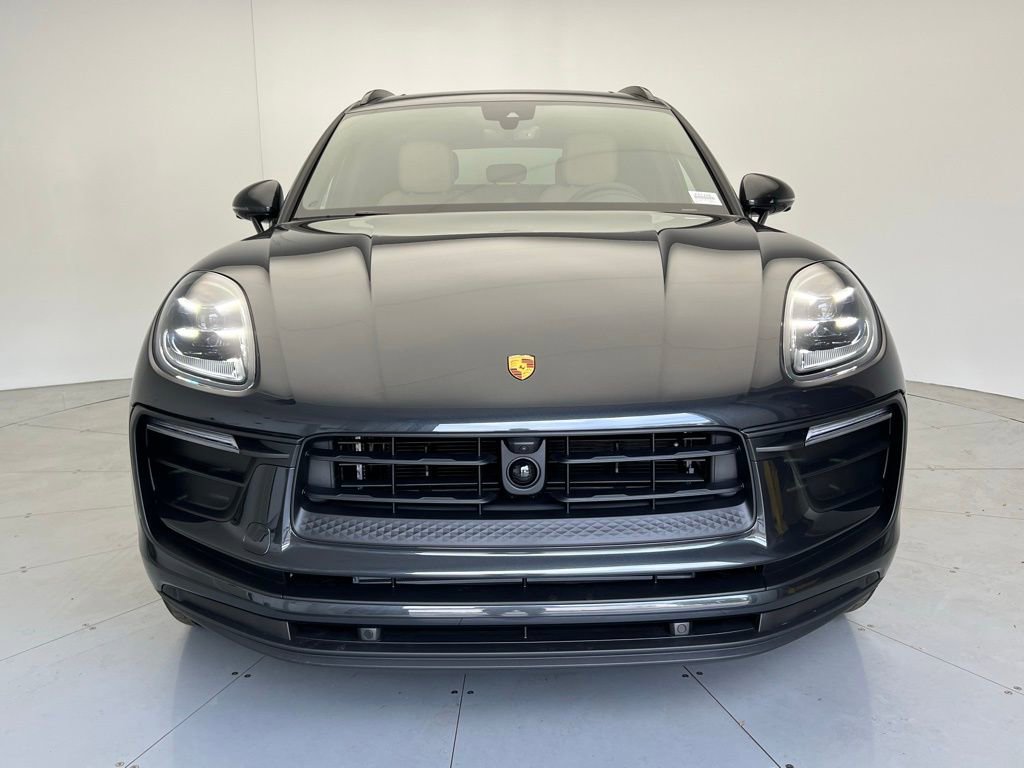 Certified 2025 Porsche Macan image 25