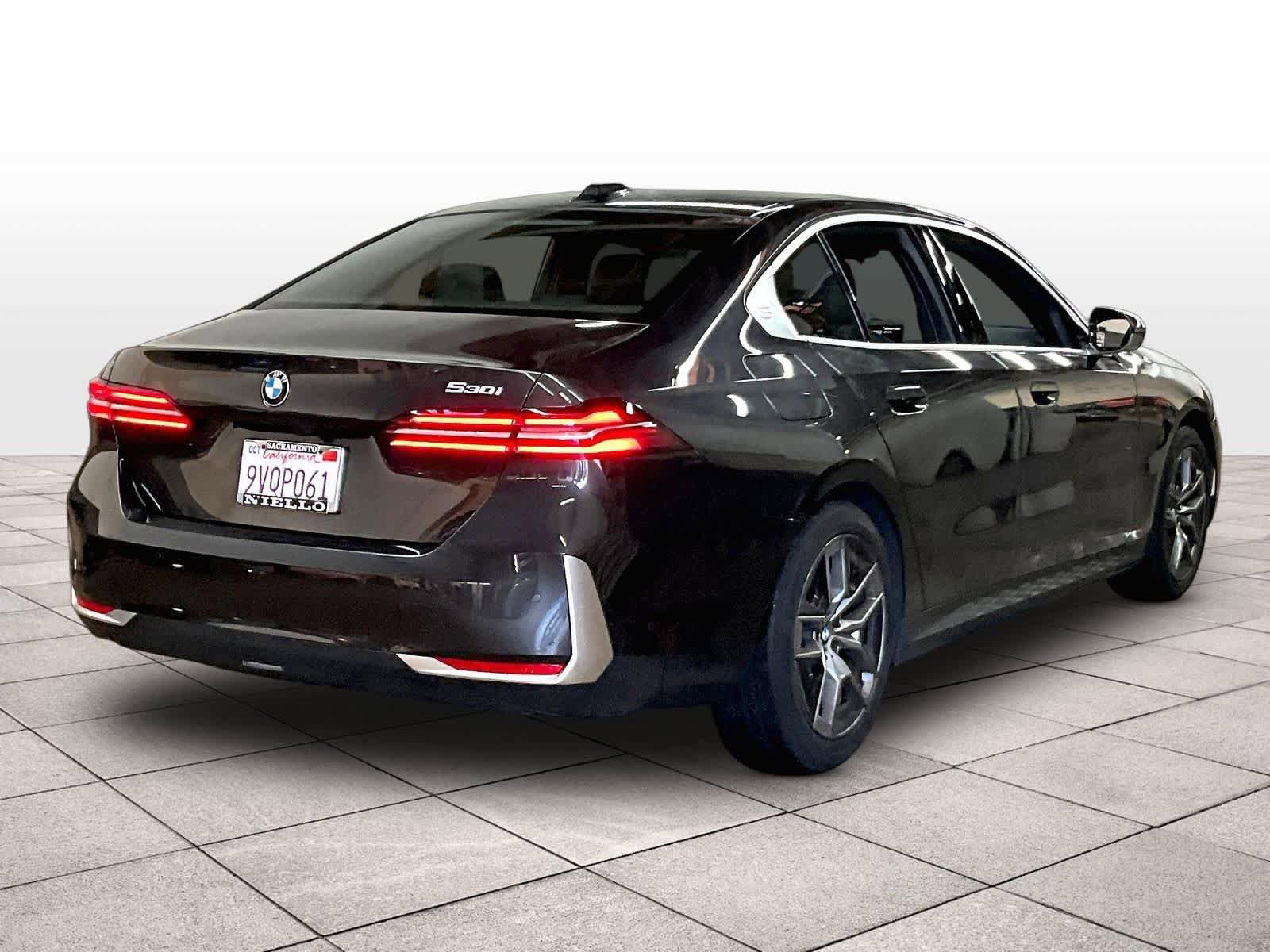 Used 2026 BMW 530i w/ Premium Package RWD image 15