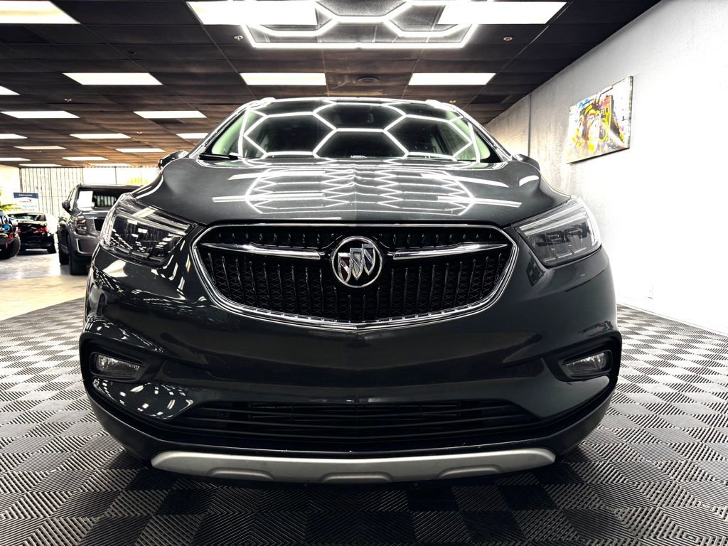 Used 2018 Buick Encore Essence FWD image 3