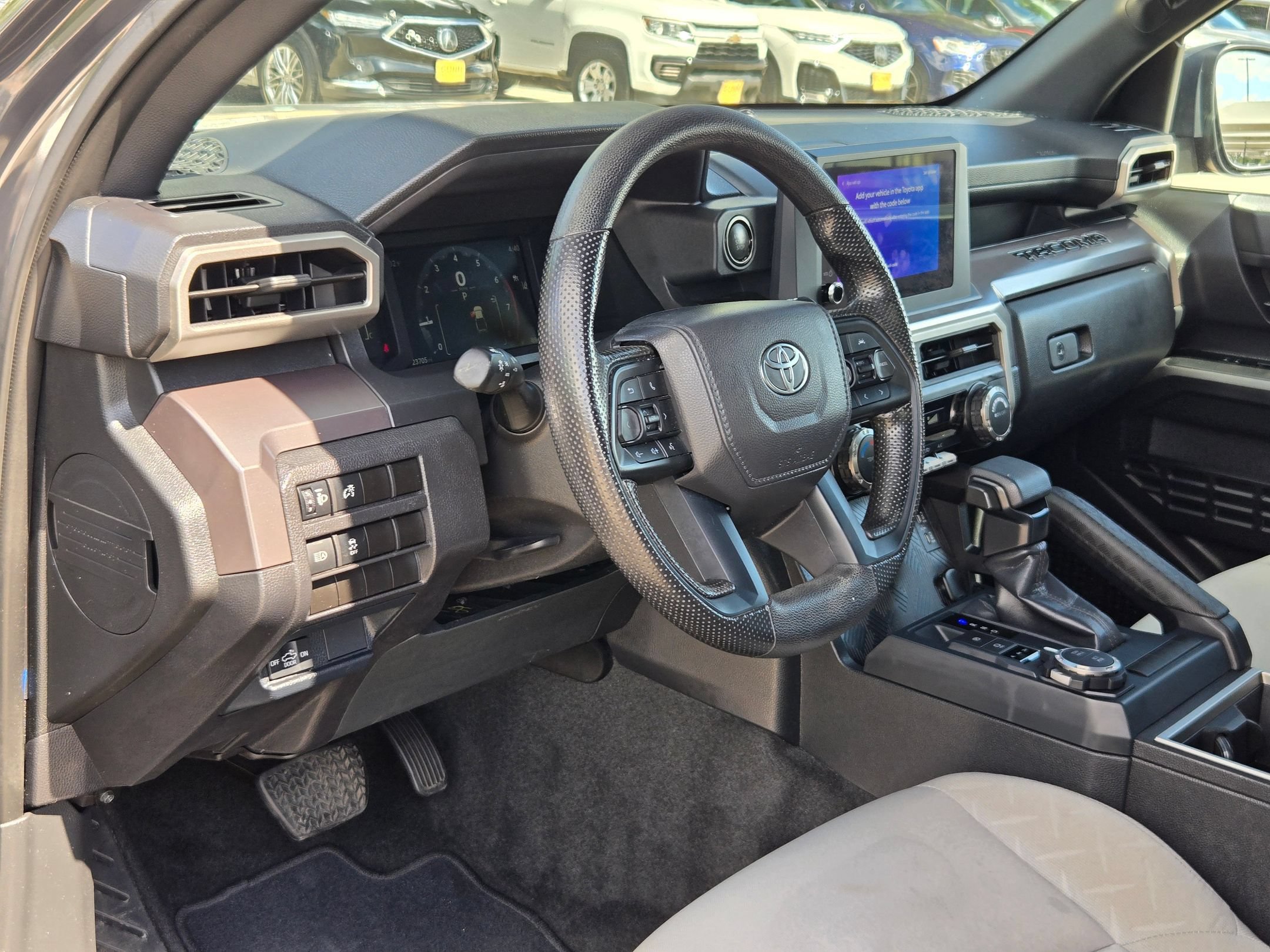 Used 2025 Toyota Tacoma SR5 AWD/4WD image 12