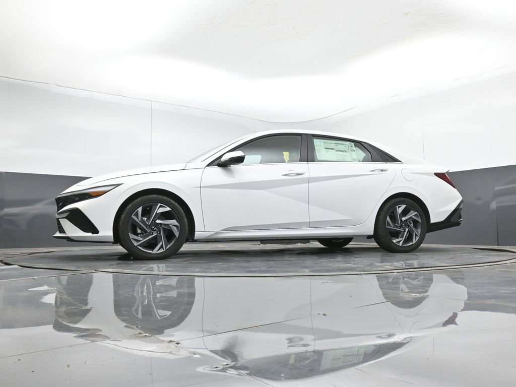 New 2026 Hyundai Elantra Limited FWD image 10