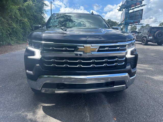 Used 2022 Chevrolet Silverado 1500 LTZ w/ Z71 Off-Road Package AWD/4WD image 8