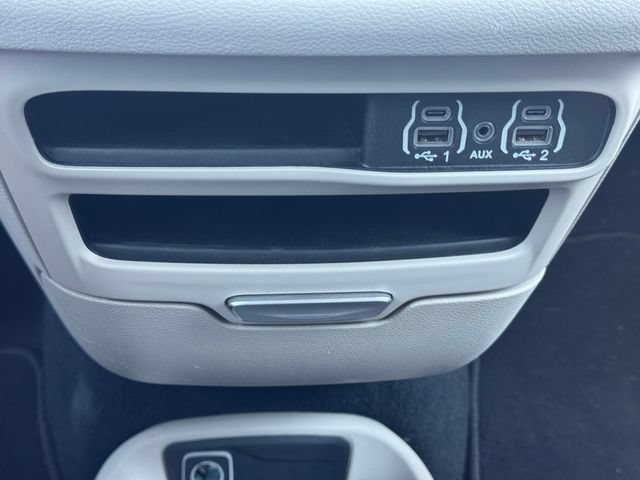 Certified 2024 Chrysler Pacifica Touring-L FWD image 36