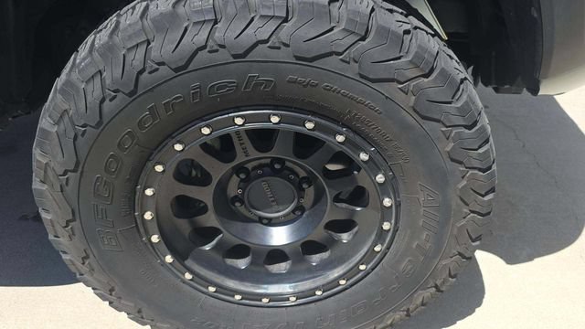 Used 2023 Toyota Tacoma TRD Off-Road w/ TRD Premium Off Road Package AWD/4WD image 5