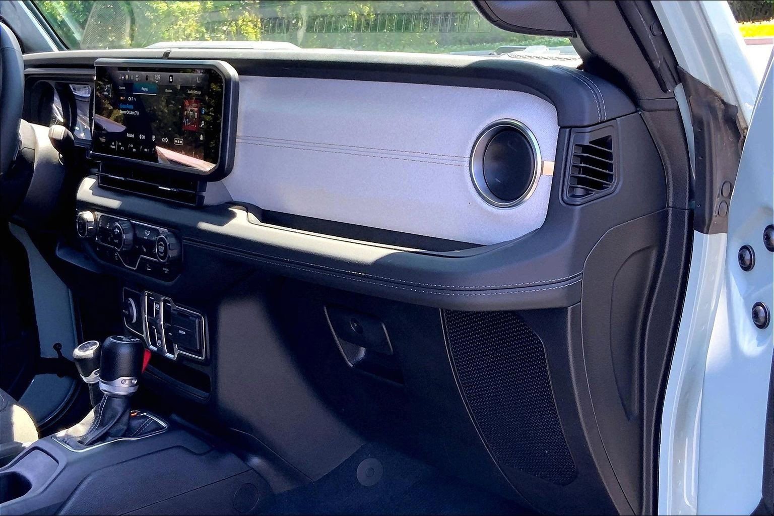 Used 2024 Jeep Wrangler Unlimited Sahara AWD/4WD image 14