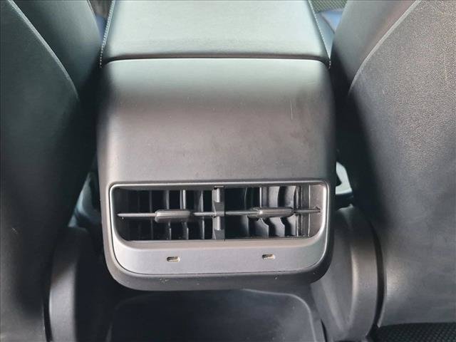 Used 2021 Tesla Model Y Long Range AWD/4WD image 16