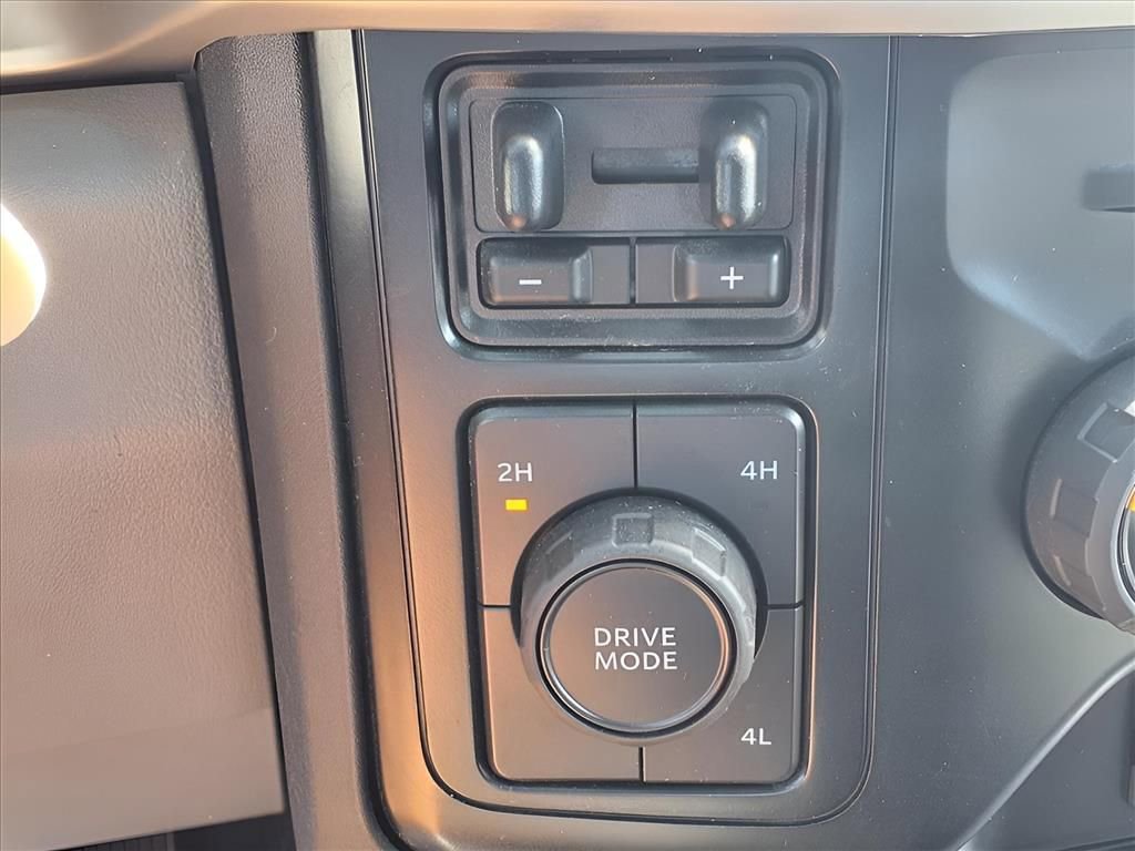 Used 2023 Ford F350 XLT w/ FX4 Off-Road Package image 10