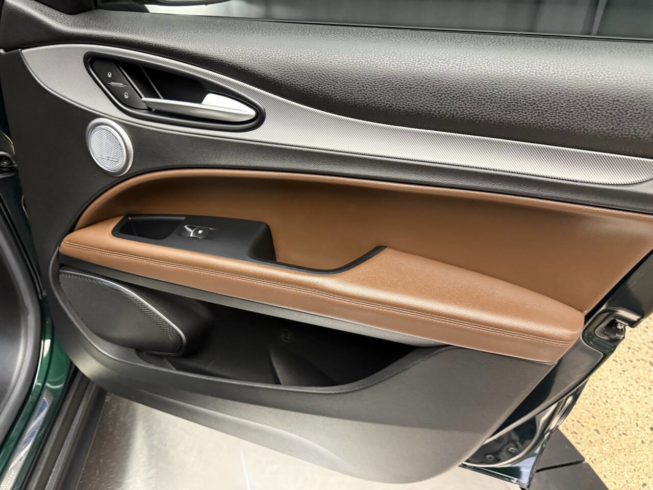 Used 2018 Alfa Romeo Stelvio Ti Sport image 26