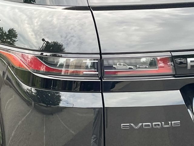 Used 2025 Land Rover Range Rover Evoque Dynamic SE AWD/4WD image 10