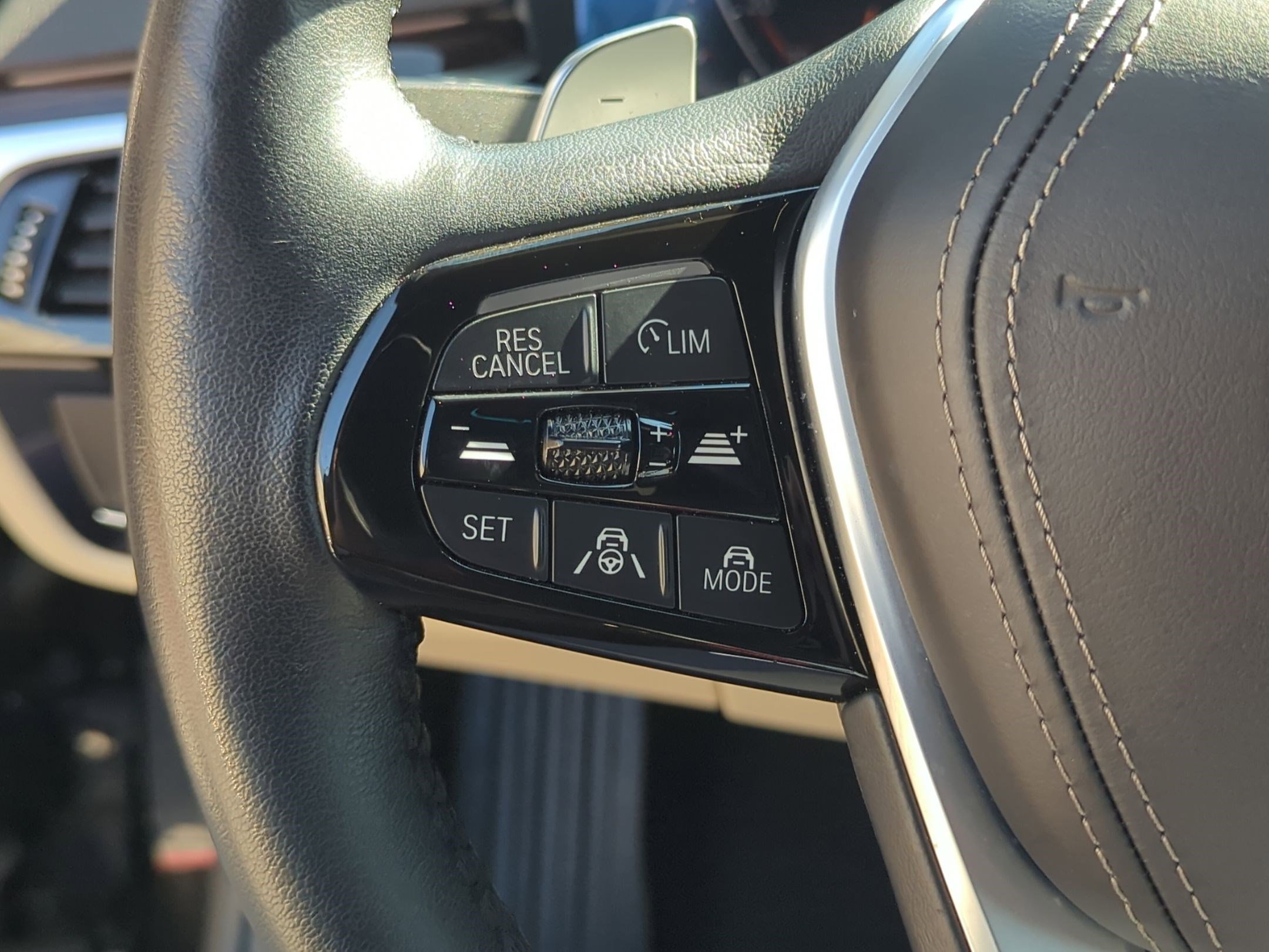 Used 2023 BMW 530i w/ Premium Package image 19