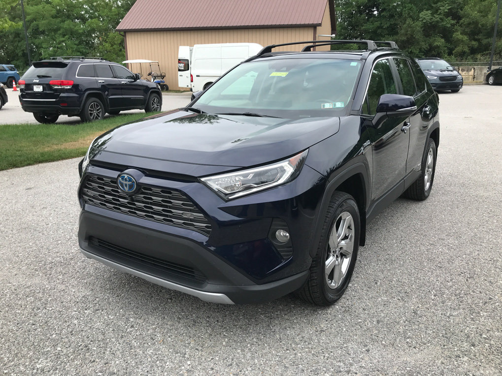 Used 2020 Toyota RAV4 Limited AWD/4WD image 4
