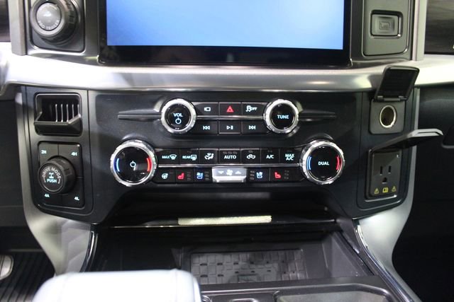 Used 2025 Ford F150 Lariat w/ Equipment Group 501A Mid image 16