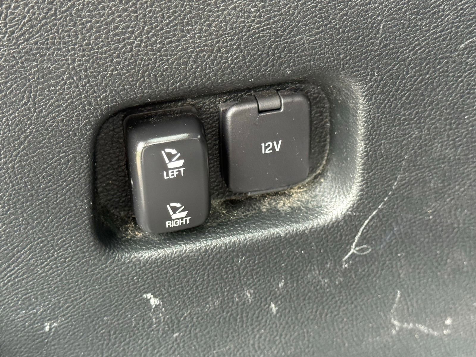 Used 2020 Ford Edge Titanium w/ Equipment Group 301A AWD/4WD image 48