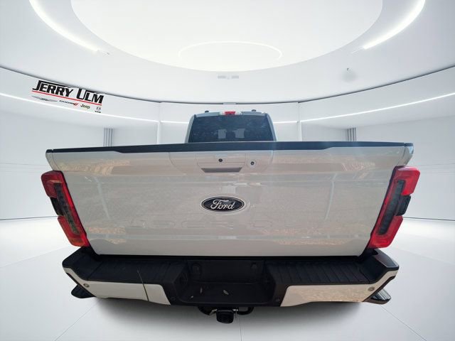 Used 2025 Ford F450 Lariat image 3