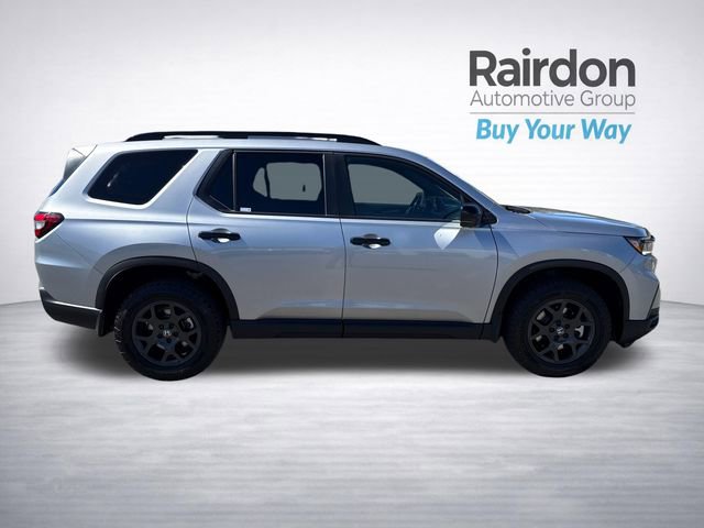 Used 2025 Honda Pilot TrailSport image 10