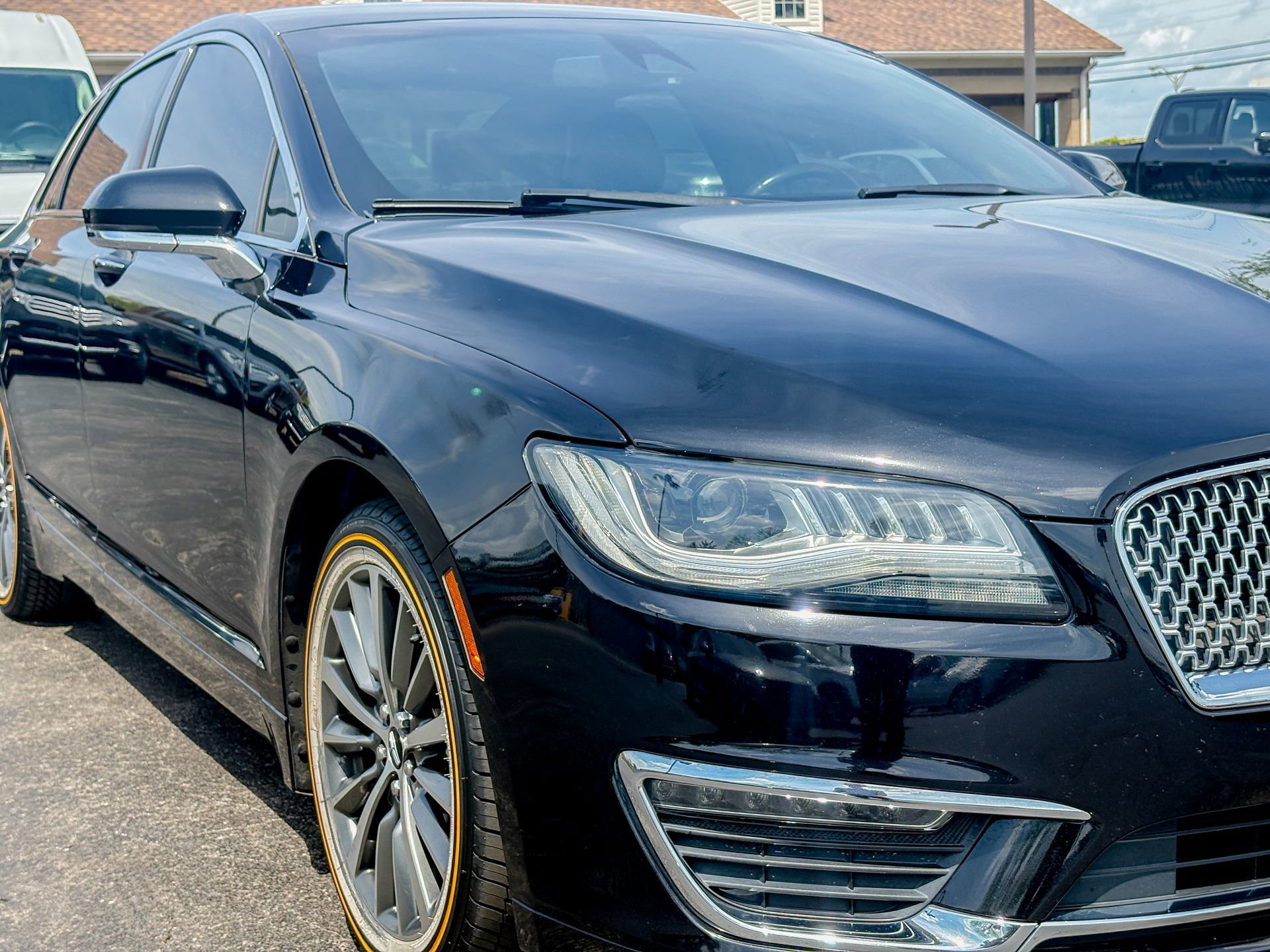 Used 2019 Lincoln MKZ Reserve FWD image 3