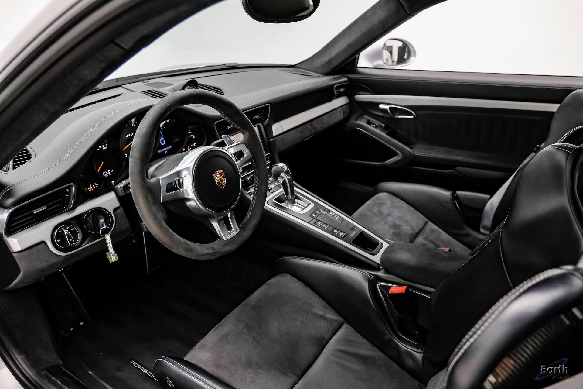 Used 2015 Porsche 911 GT3 RWD image 3