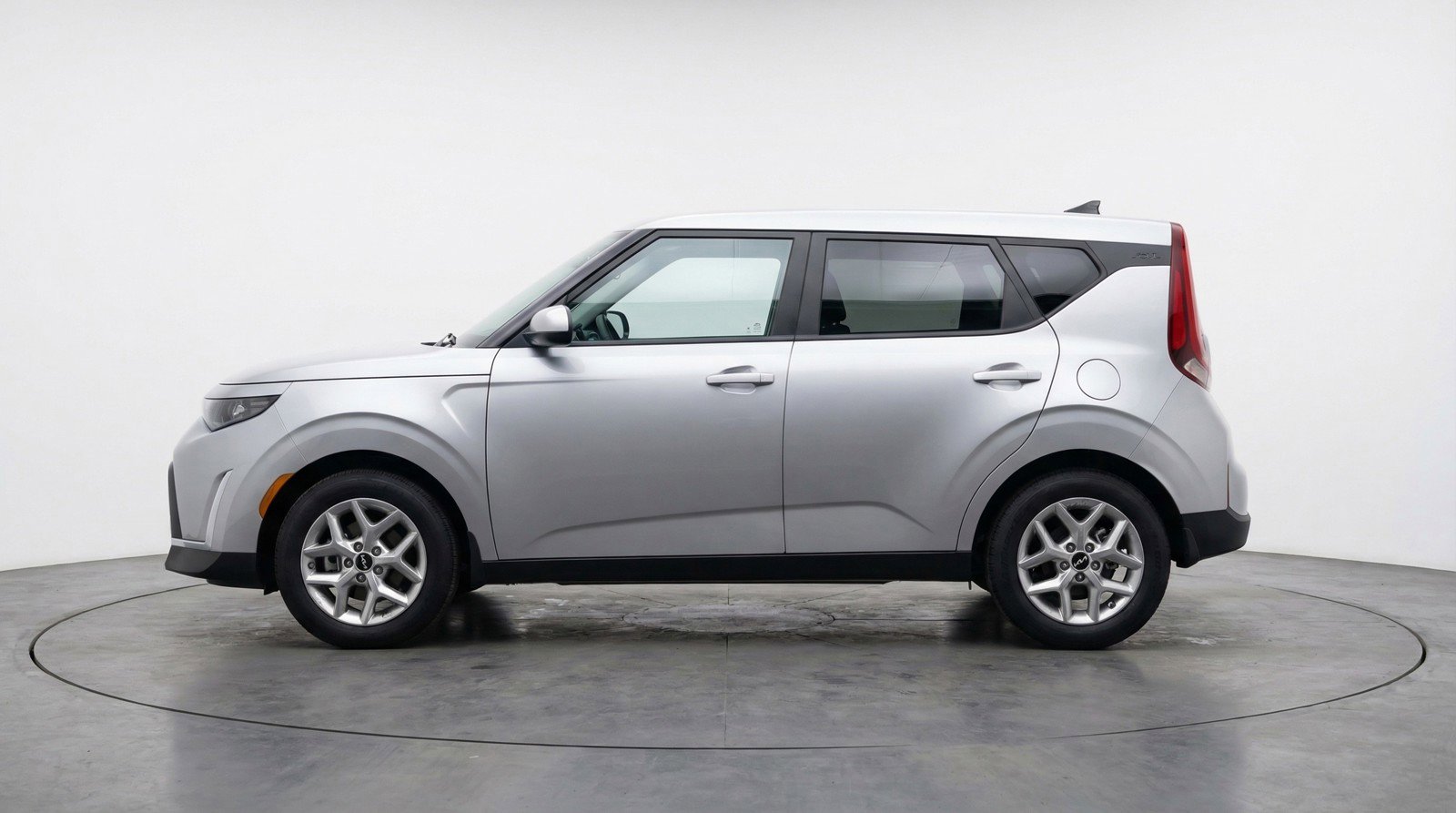 Used 2025 Kia Soul LX w/ LX Technology Package image 5