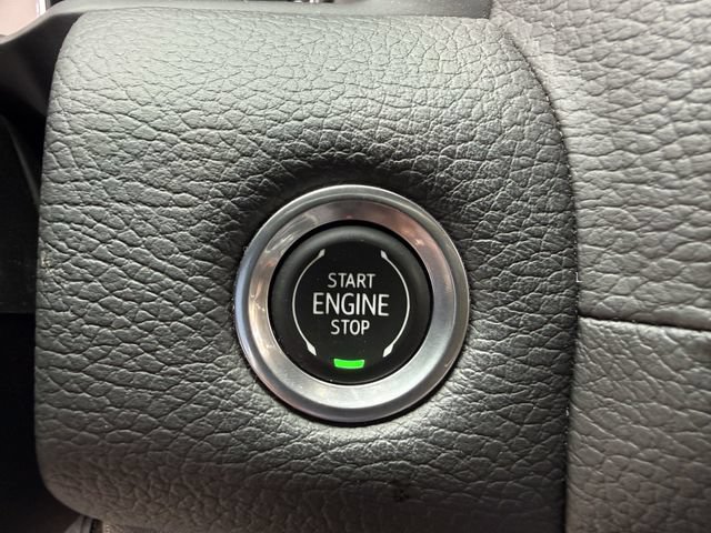 Used 2021 GMC Yukon Denali w/ Denali Premium Package AWD/4WD image 22