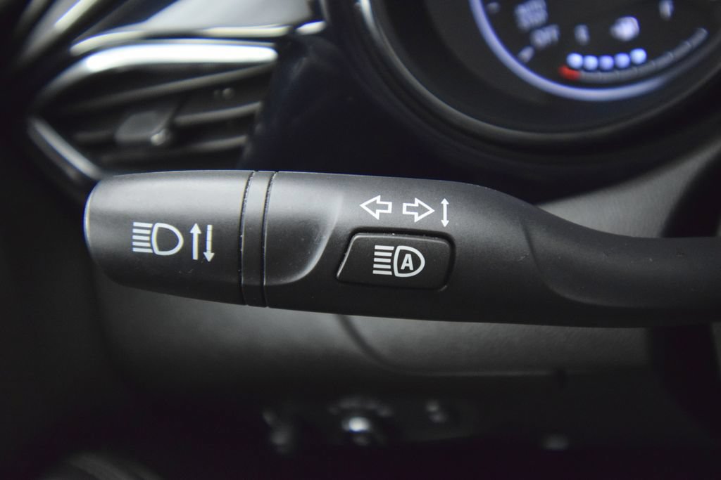 Used 2020 Buick Encore GX Select FWD image 31