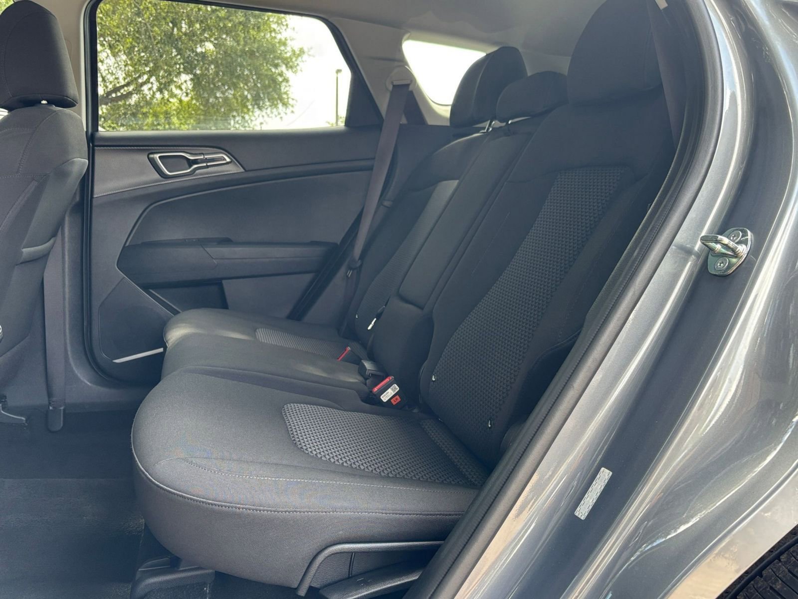 Used 2025 Kia Sportage LX FWD image 23