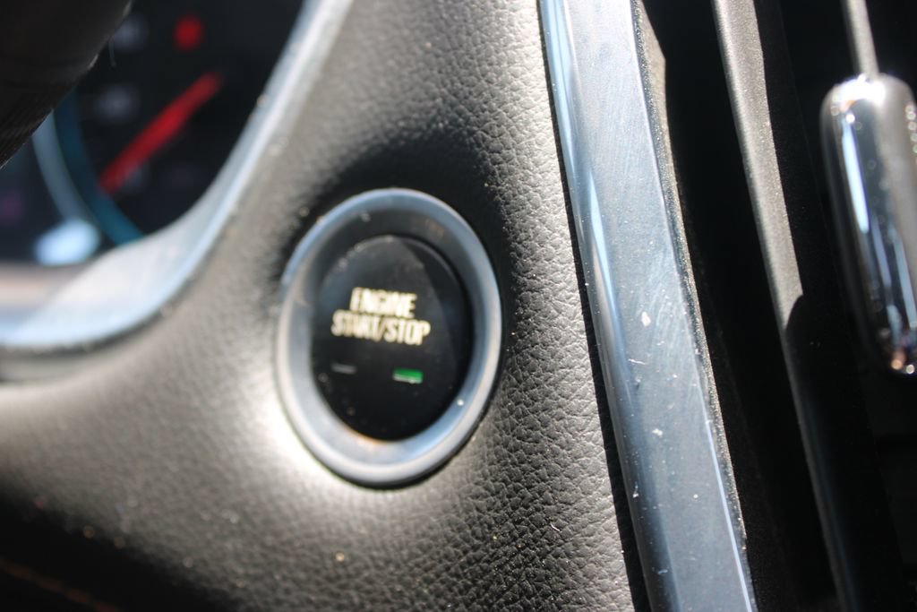 Used 2020 Chevrolet Traverse LT FWD image 41