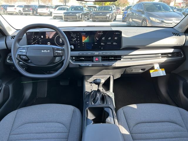 Used 2025 Kia K4 EX image 17