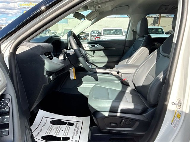 New 2026 Ford Explorer Active image 19