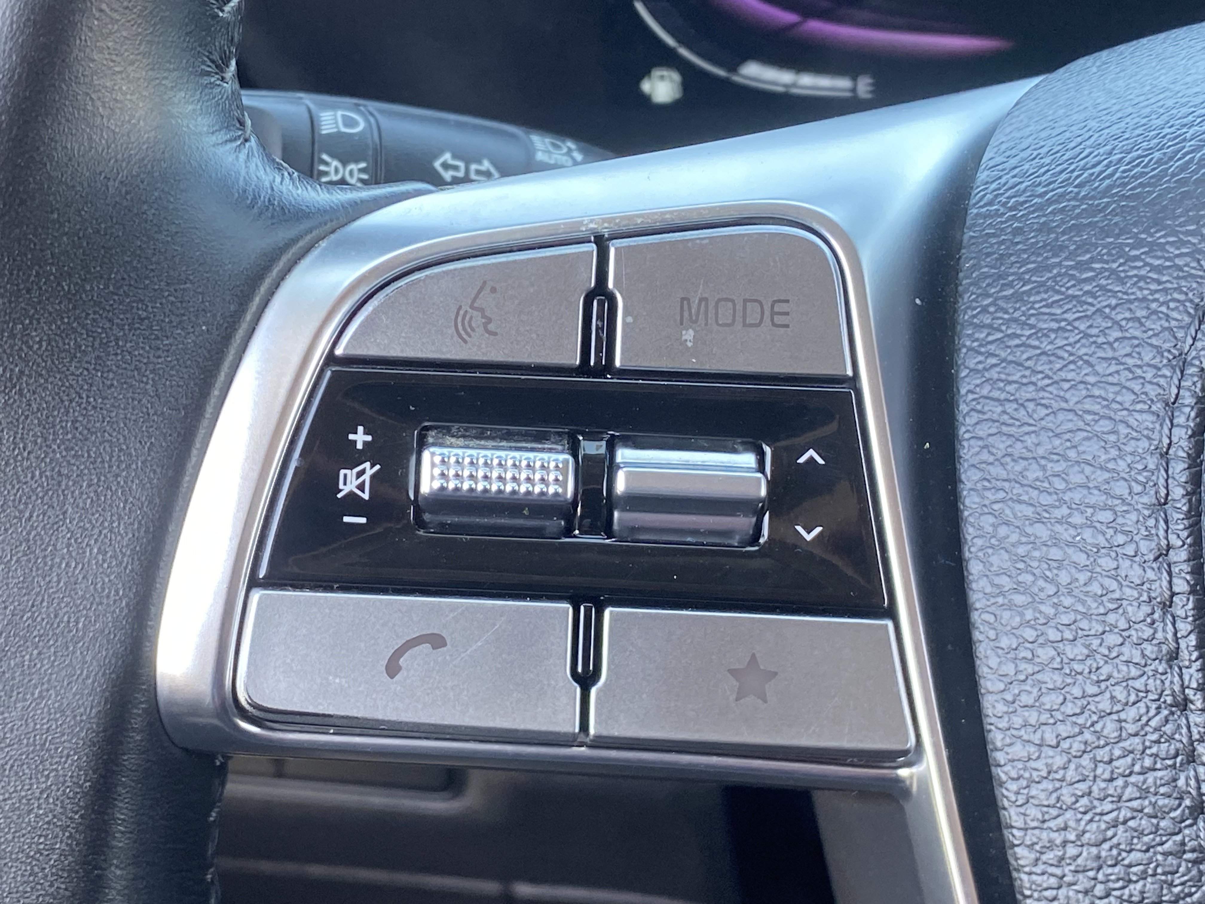 Certified 2024 Kia Telluride LX FWD image 22