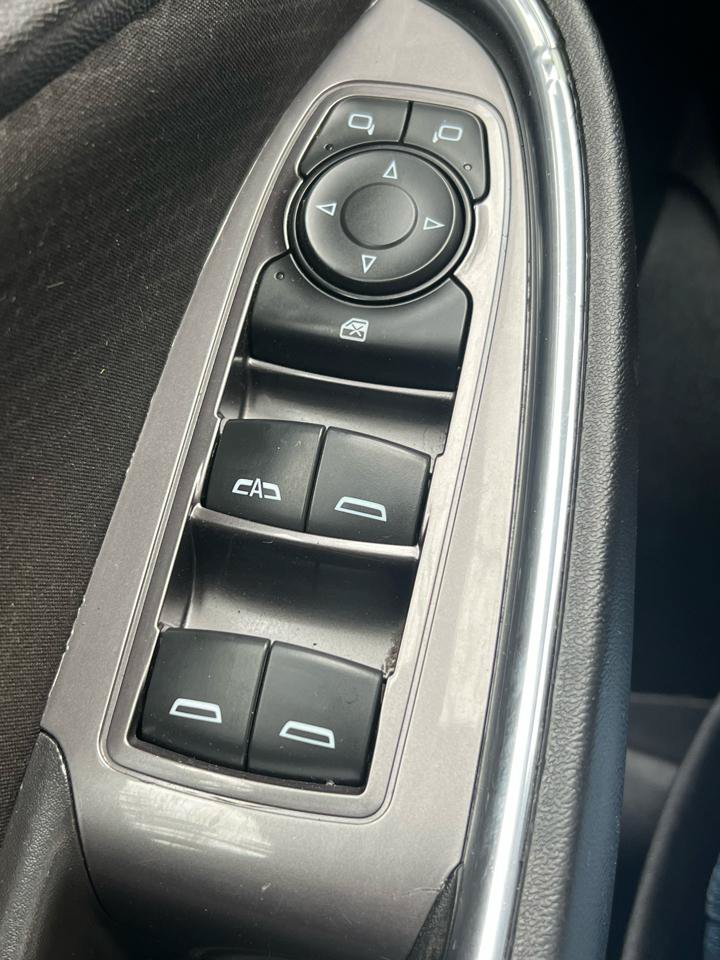 Used 2016 Chevrolet Malibu LT FWD image 12