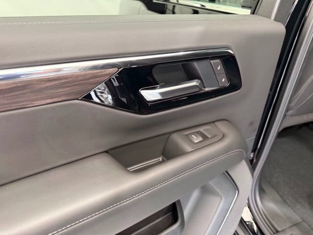 New 2026 Chevrolet Suburban LS w/ Max Trailering Package AWD/4WD image 22